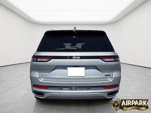 New 2025 Jeep Grand Cherokee Overland w/ Adv Protech Group III AWD/4WD image 5