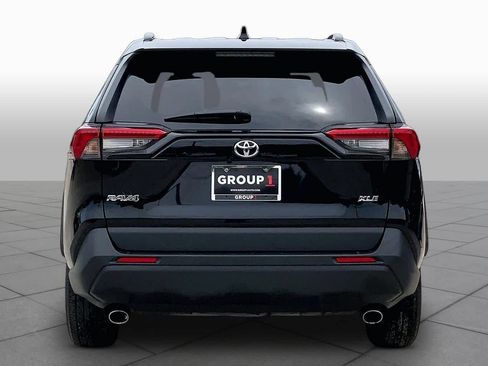 Used 2024 Toyota RAV4 XLE FWD image 5
