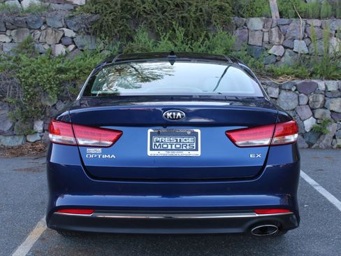 Used 2017 Kia Optima EX w/ Premium Package FWD image 8