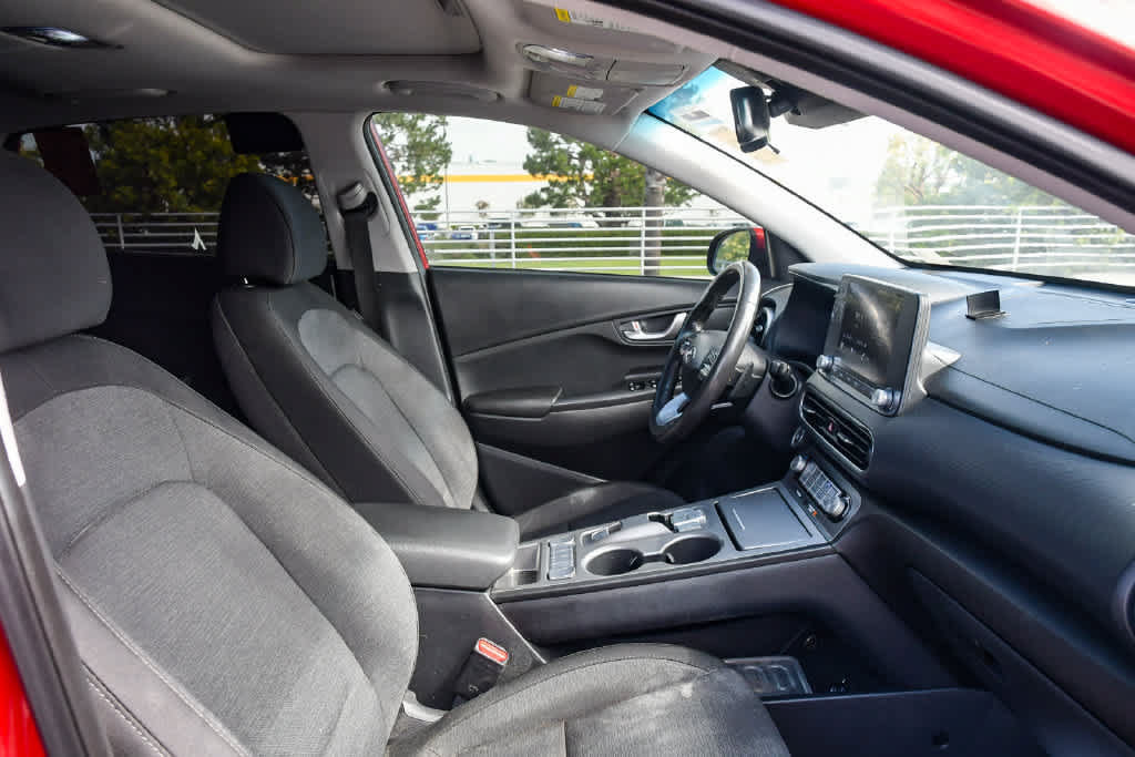 Used 2022 Hyundai Kona SEL w/ Convenience Package FWD image 16