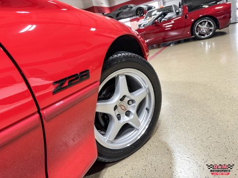 Used 1994 Chevrolet Camaro Z28 RWD image 52