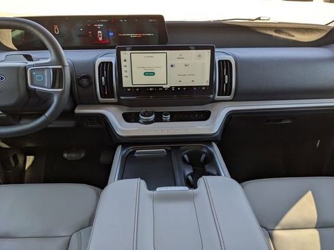 Certified 2025 Ford Expedition Active image 17