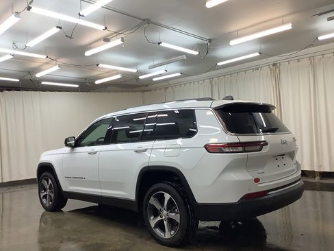 Used 2023 Jeep Grand Cherokee L Limited image 9