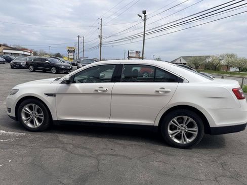 Used 2018 Ford Taurus SEL w/ Equipment Group 201A image 3