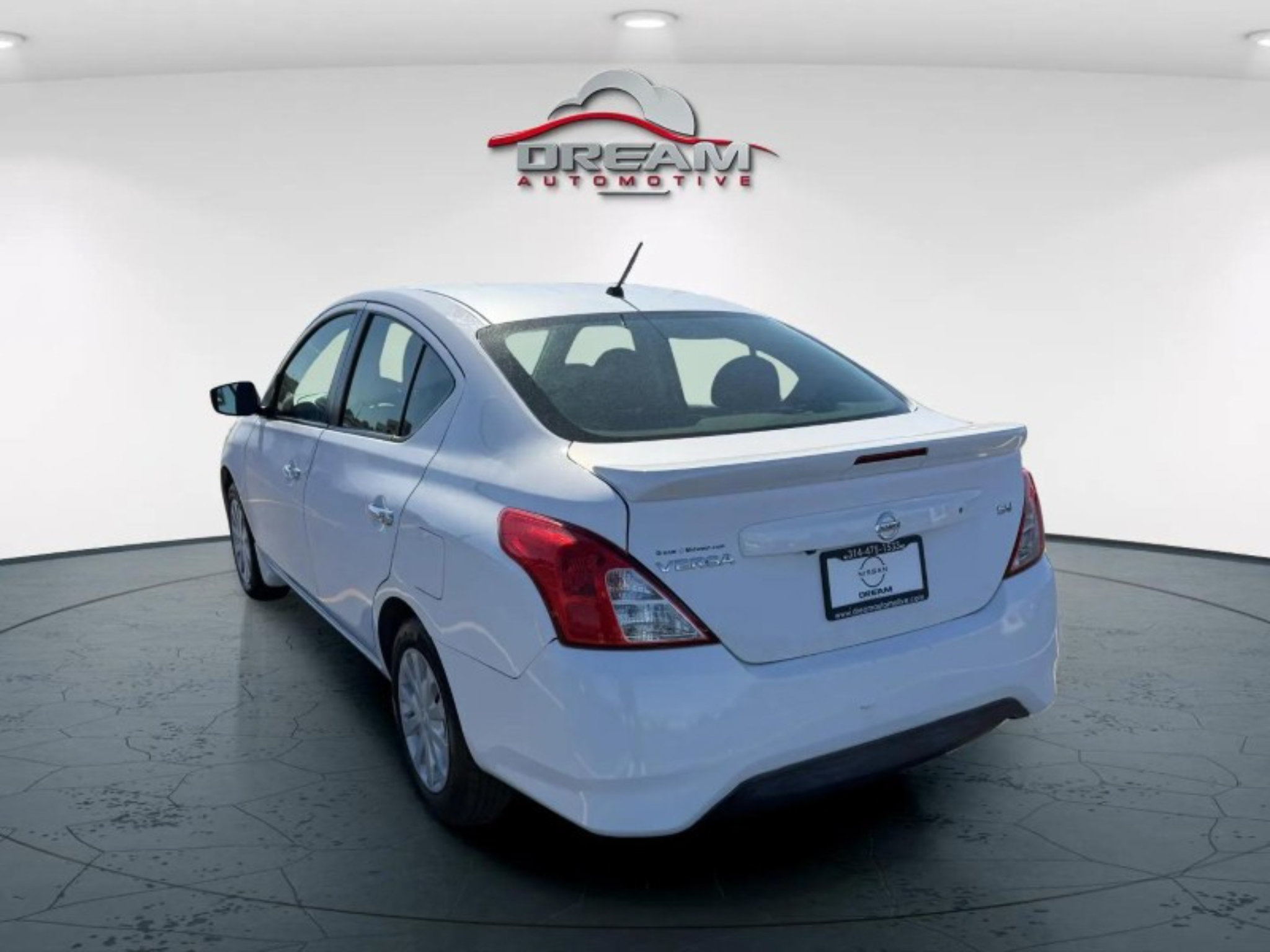Used 2019 Nissan Versa SV FWD image 6
