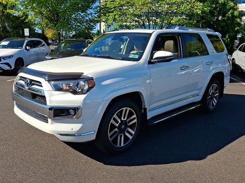 Used 2021 Toyota 4Runner Limited AWD/4WD image 3