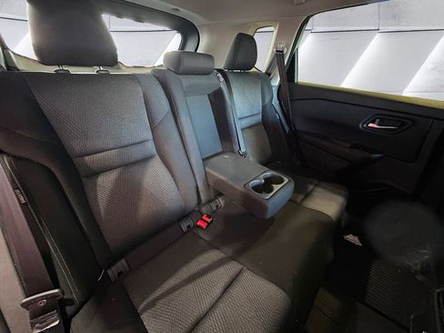 Used 2024 Nissan Rogue SV image 16