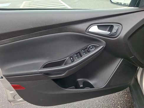 Used 2016 Ford Focus SE image 12