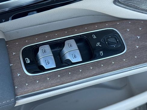 Used 2023 Mercedes-Benz EQS 450+ SUV image 12