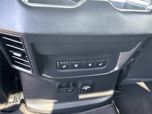 Used 2024 Toyota Tundra Platinum image 18