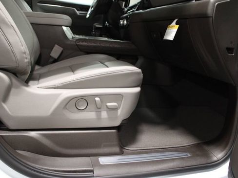 New 2026 GMC Sierra 1500 SLT w/ SLT Premium Plus Package AWD/4WD image 28