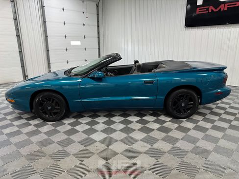 Used 1996 Pontiac Firebird Convertible RWD image 3