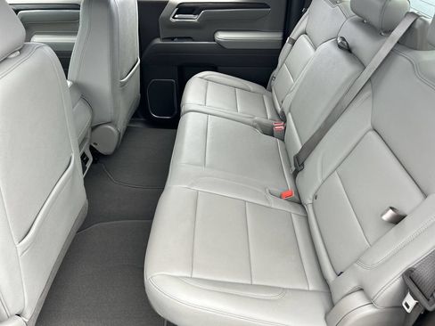 Used 2026 GMC Sierra 1500 SLT AWD/4WD image 25