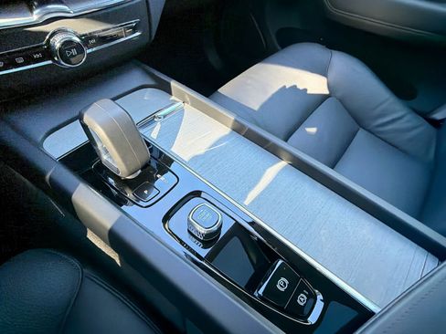 Certified 2025 Volvo XC60 B5 Plus image 66