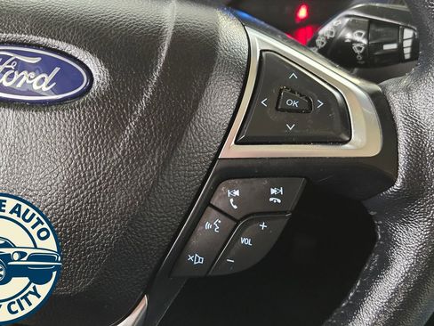 Used 2023 Ford Edge SEL image 13