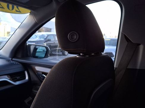 Used 2021 GMC Terrain SLE image 17