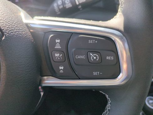 Used 2025 Jeep Wrangler Unlimited Sahara w/ Safety Group AWD/4WD image 29