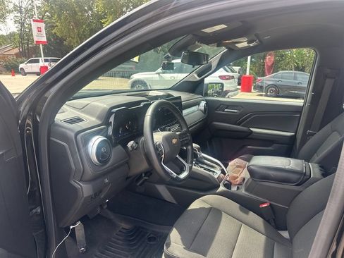 Used 2024 Chevrolet Colorado LT w/ LT Convenience Package AWD/4WD image 8