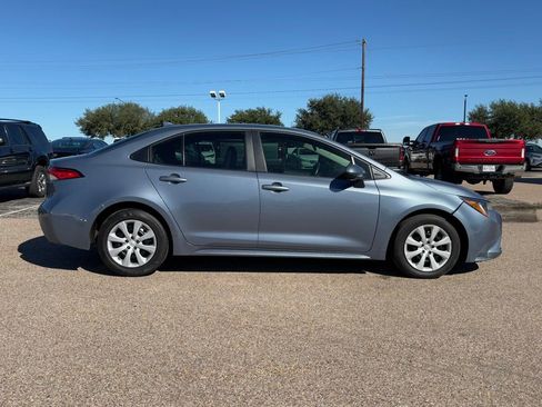 Used 2024 Toyota Corolla LE image 4
