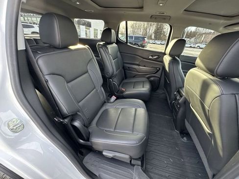 Used 2023 GMC Acadia SLT w/ Elevation Edition image 27