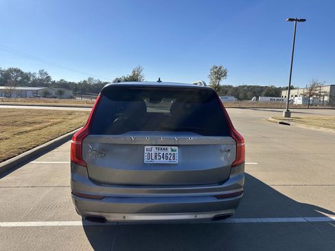 Used 2018 Volvo XC90 T6 Momentum w/ Convenience Package image 6