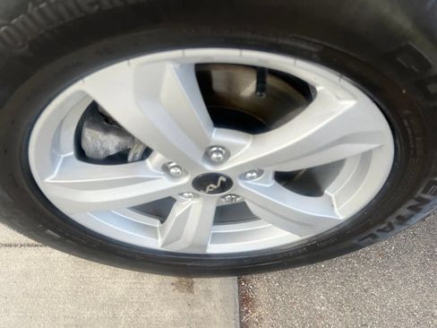 Certified 2024 Kia Sorento LX FWD image 39