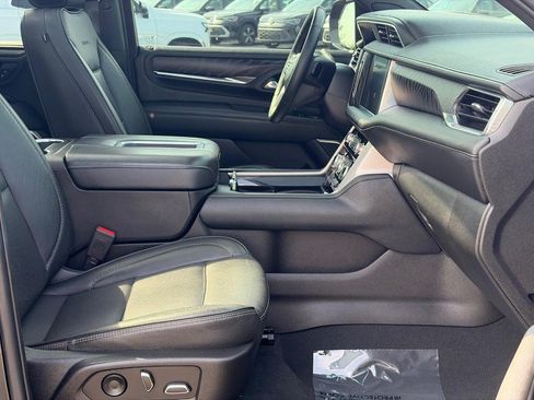 Used 2023 GMC Yukon Denali AWD/4WD image 20