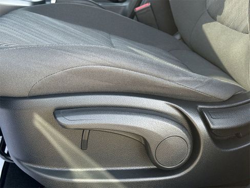 Used 2023 Kia Seltos LX image 14