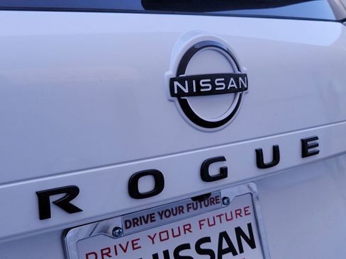 New 2026 Nissan Rogue SV FWD image 3