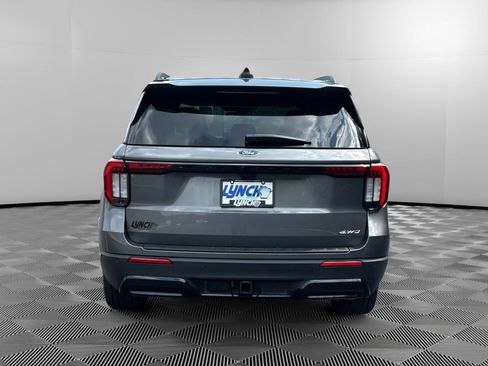 Used 2025 Ford Explorer ST-Line w/ ST-Line Street Pack AWD/4WD image 7