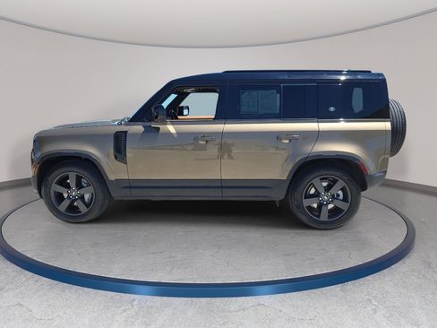 Used 2023 Land Rover Defender 110 SE AWD/4WD image 8