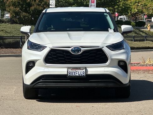 Used 2021 Toyota Highlander LE AWD/4WD image 9
