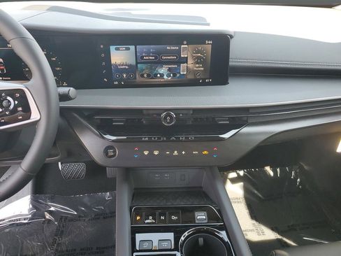 New 2025 Nissan Murano SV image 7