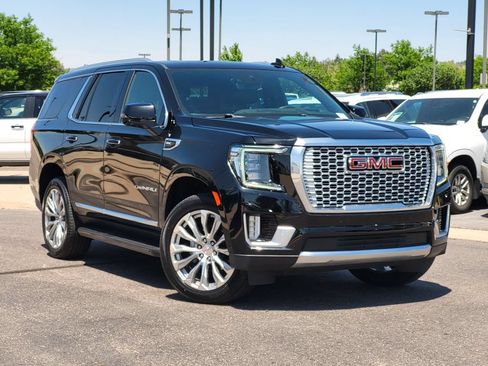 Used 2024 GMC Yukon Denali w/ Advanced Technology Package AWD/4WD image 2