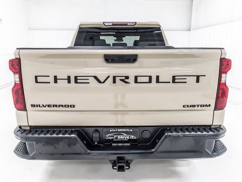 Used 2023 Chevrolet Silverado 1500 Custom Trail Boss w/ LPO, Dark Essentials Package AWD/4WD image 6