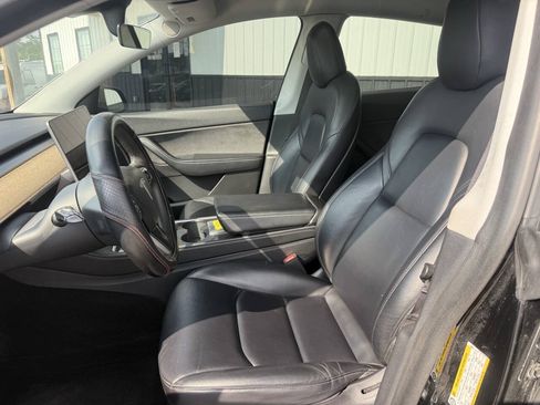 Used 2021 Tesla Model Y Long Range AWD/4WD image 11