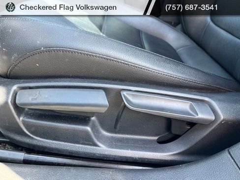 Used 2017 Volkswagen Jetta SE image 22