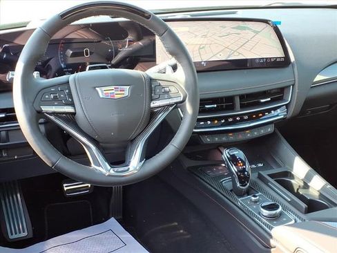 New 2026 Cadillac CT5 V image 4