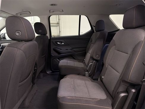 Used 2020 Chevrolet Traverse LT image 19