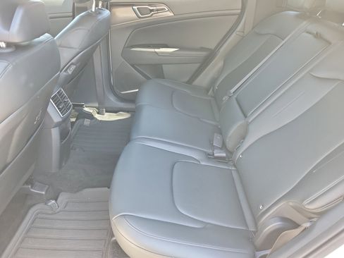 Used 2025 Kia Sportage EX w/ Premium Package FWD image 6
