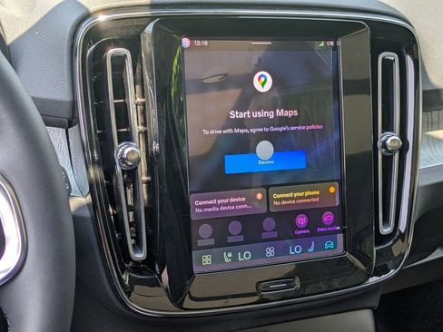 New 2026 Volvo XC40 B5 Core w/ Protection Package Premier image 14