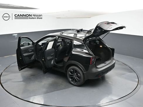 New 2025 Nissan Kicks SR FWD image 32