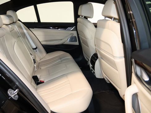 Used 2018 BMW M550i xDrive image 63