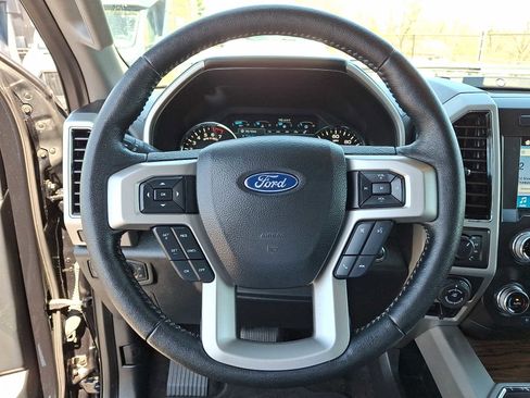 Certified 2019 Ford F150 Lariat w/ Equipment Group 502A Luxury image 21