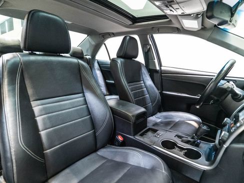 Used 2016 Toyota Camry XLE FWD image 15