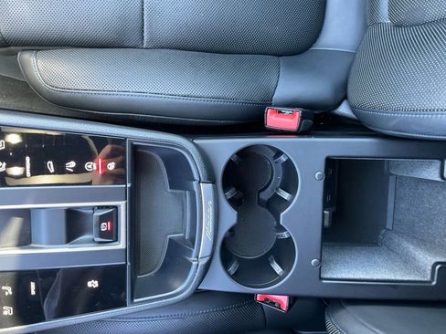 Used 2022 Porsche Macan image 23