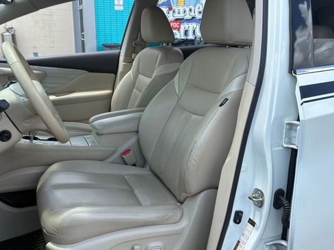 Used 2016 Nissan Murano Platinum w/ Platinum Technology Package FWD image 9