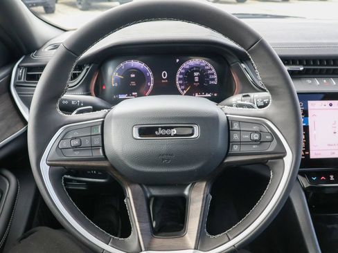 New 2026 Jeep Grand Cherokee Altitude AWD/4WD image 34