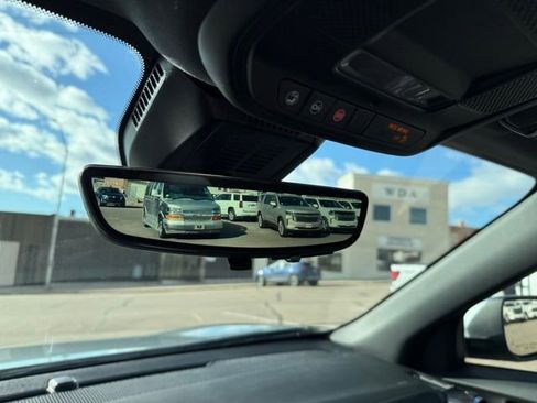 Used 2025 Chevrolet Equinox LT w/ Safety and Technology Package image 23