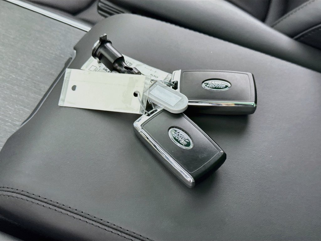 Used 2024 Land Rover Range Rover SE AWD/4WD image 17